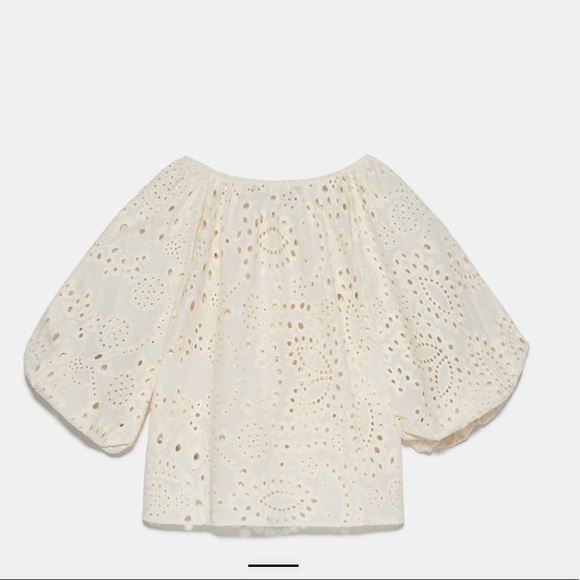 ✨ZARA Embroidered Top✨ - Picture 3 of 9